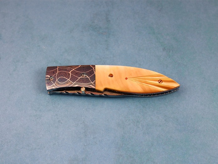 Custom Folding-Bolster, Liner Lock, Mosaic Blued Damascus Steel, Fluted Gold Lip Pearl Knife made by Vernie Reed